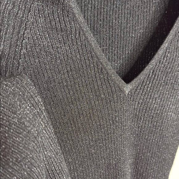 Bebe Black V-Neck Glitter 3/4 Sleeve Understated Elegance Knit Sweater Sz M - Picture 3 of 9